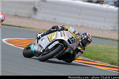 moto2_luthi_001_allemagne_sachsenring_2011.jpg