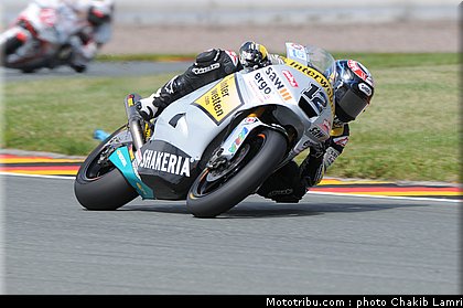 moto2_luthi_002_allemagne_sachsenring_2011.jpg