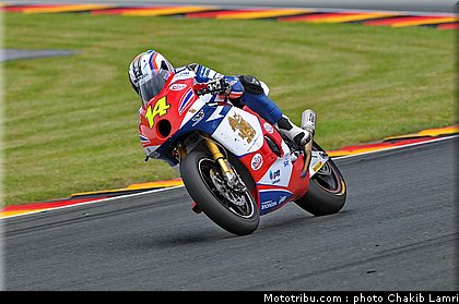 moto2_wilairot_003_allemagne_sachsenring_2011.jpg