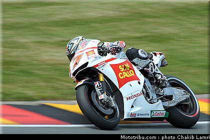 motogp_aoyama_004_allemagne_sachsenring_2011.jpg