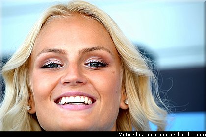 motogp_pitbabe_005_allemagne_sachsenring_2011.jpg
