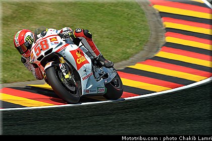 motogp_simoncelli_011_allemagne_sachsenring_2011.jpg
