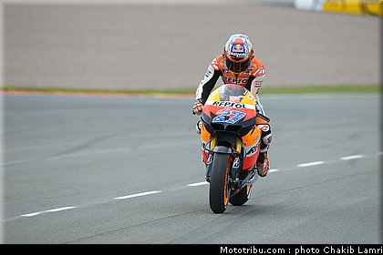 motogp_stoner_006_allemagne_sachsenring_2011.jpg