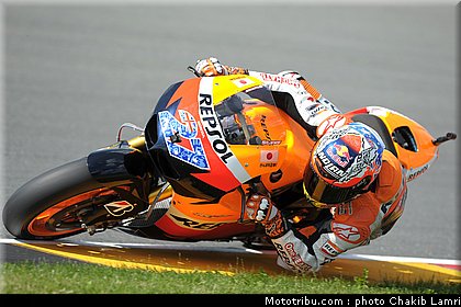 motogp_stoner_010_allemagne_sachsenring_2011.jpg