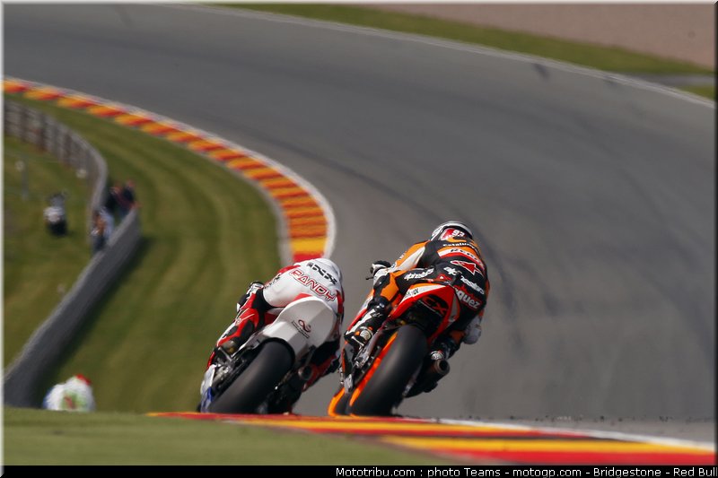 moto2_010_allemagne_sachsenring_2011