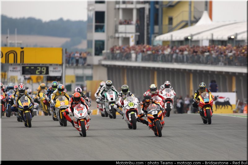moto2_012_allemagne_sachsenring_2011