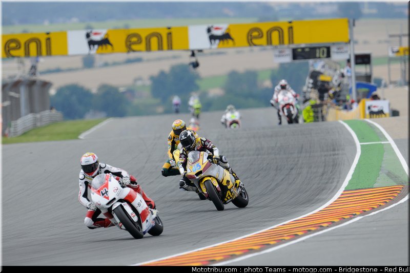 moto2_064_allemagne_sachsenring_2011