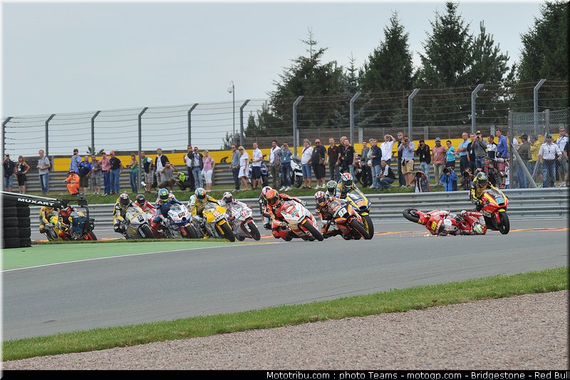 moto2_068_allemagne_sachsenring_2011