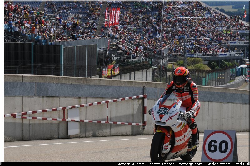 moto2_bradl_015_allemagne_sachsenring_2011
