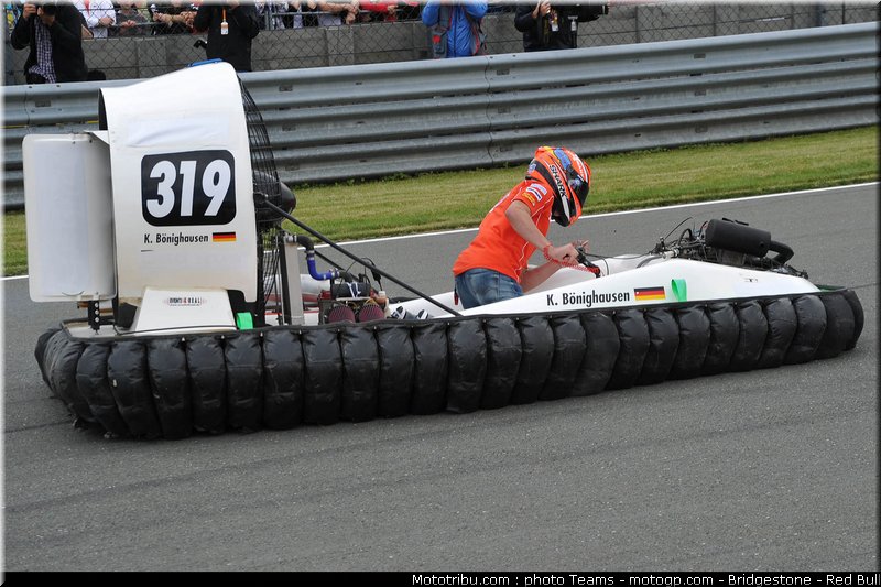 moto2_bradl_029_allemagne_sachsenring_2011