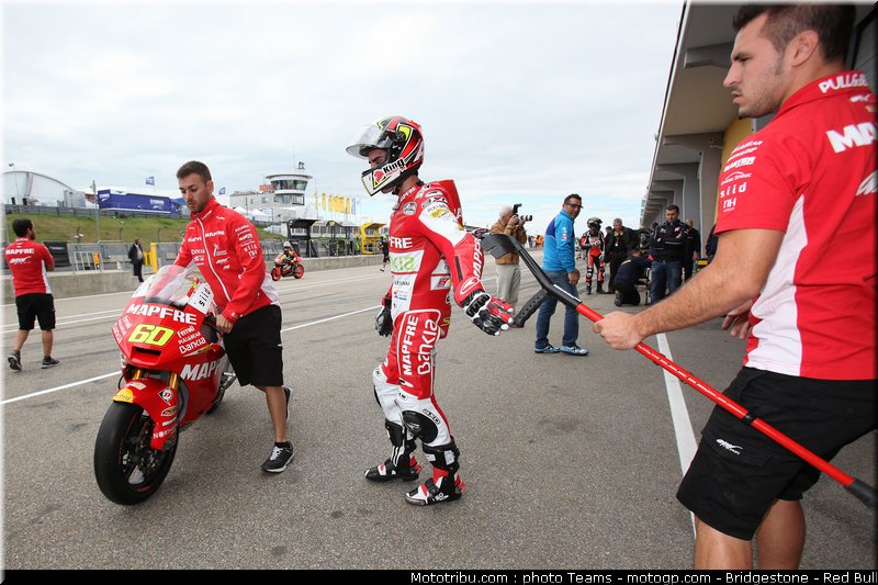 moto2_simon_001_allemagne_sachsenring_2011