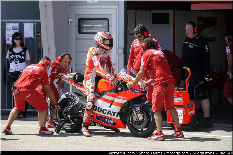 motogp_hayden_002_allemagne_sachsenring_2011