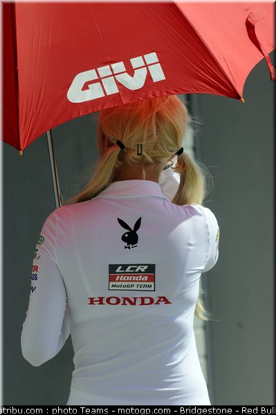 motogp_pitbabe_003_allemagne_sachsenring_2011