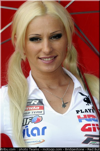 motogp_pitbabe_004_allemagne_sachsenring_2011