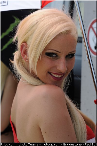 motogp_pitbabe_005_allemagne_sachsenring_2011