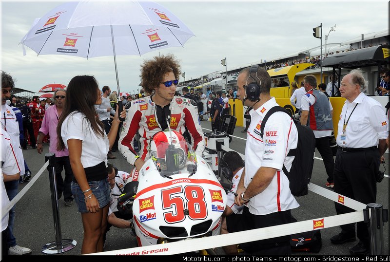 motogp_pitbabe_009_allemagne_sachsenring_2011