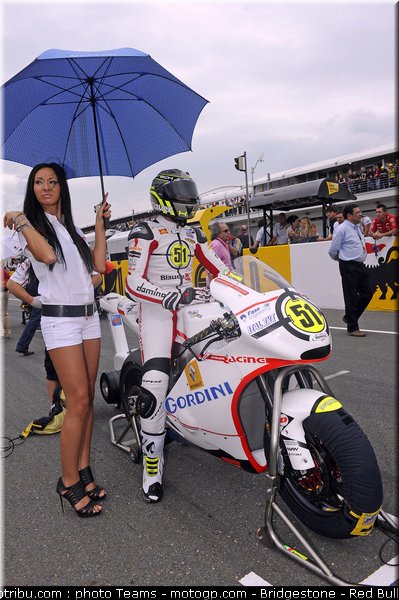 motogp_pitbabe_029_allemagne_sachsenring_2011