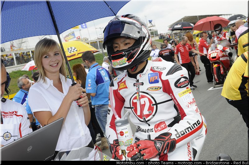 motogp_pitbabe_030_allemagne_sachsenring_2011