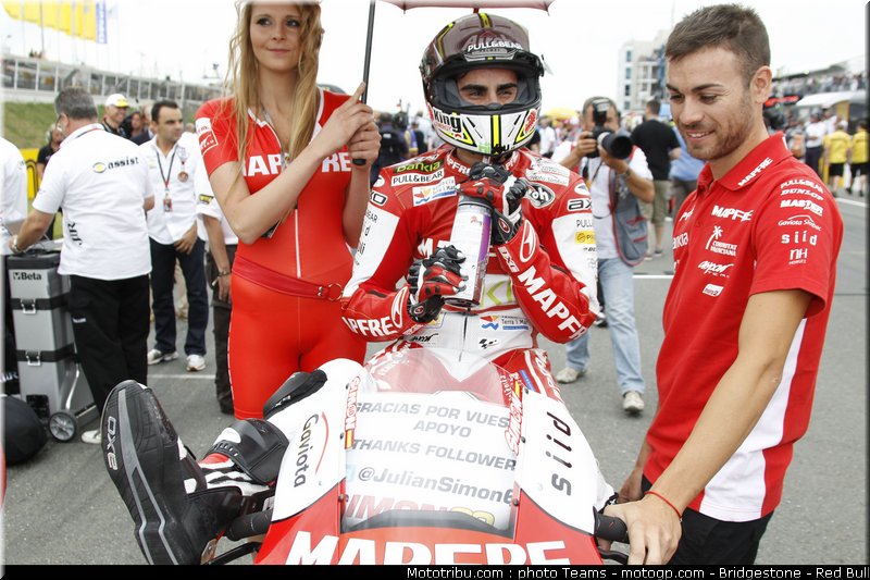 motogp_pitbabe_039_allemagne_sachsenring_2011