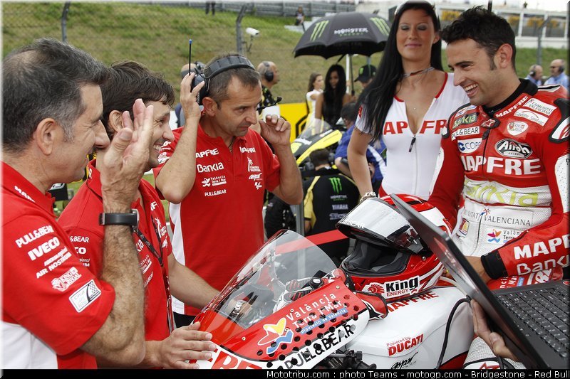 motogp_pitbabe_040_allemagne_sachsenring_2011