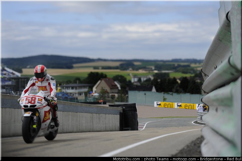 motogp_simoncelli_017_allemagne_sachsenring_2011