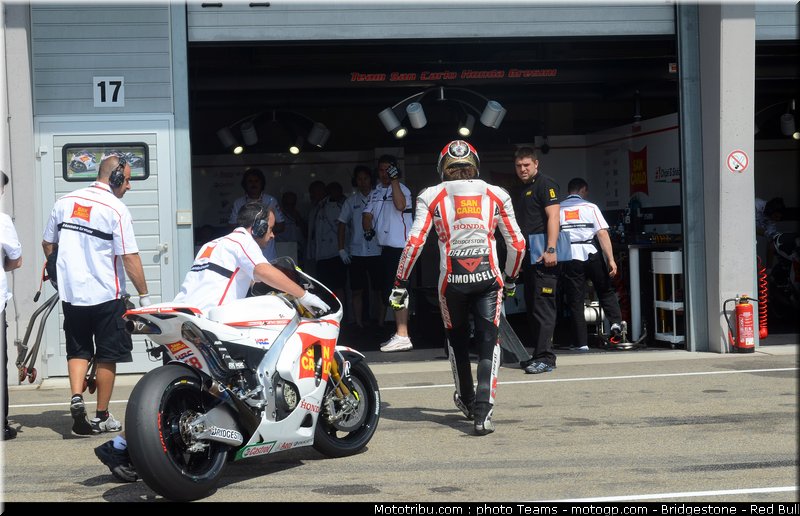 motogp_simoncelli_032_allemagne_sachsenring_2011