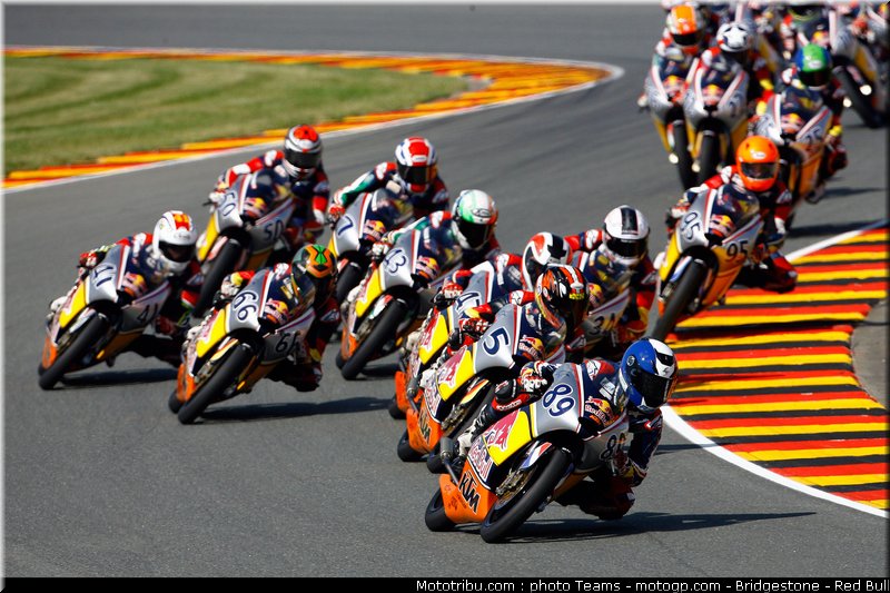 red_bull_rookie_cup_014_allemagne_sachsenring_2011