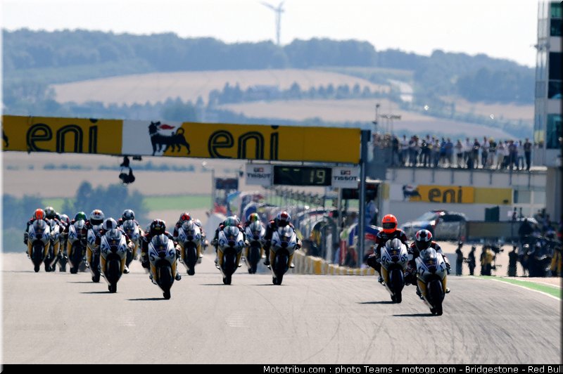 red_bull_rookie_cup_029_allemagne_sachsenring_2011