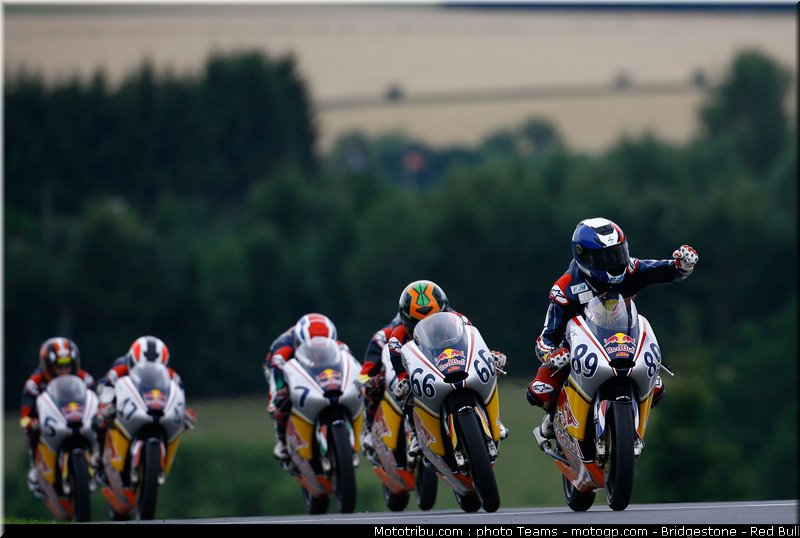 red_bull_rookie_cup_044_allemagne_sachsenring_2011