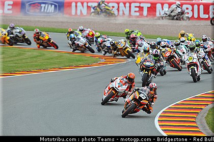 moto2_001_allemagne_sachsenring_2011.jpg