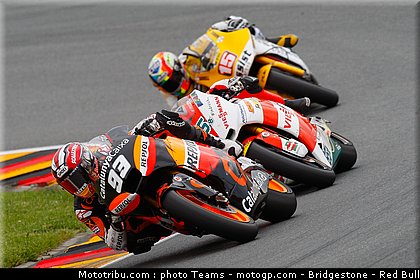 moto2_007_allemagne_sachsenring_2011.jpg