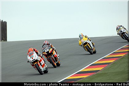 moto2_013_allemagne_sachsenring_2011.jpg