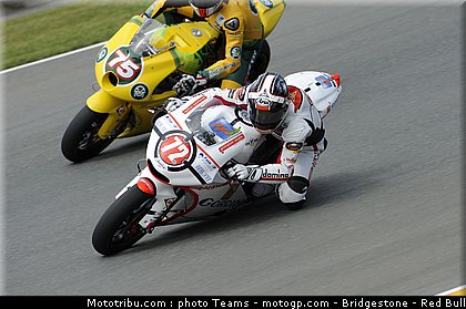 moto2_015_allemagne_sachsenring_2011.jpg