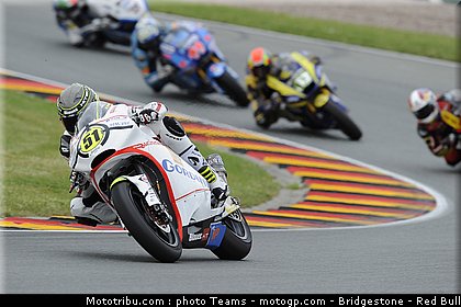 moto2_019_allemagne_sachsenring_2011.jpg