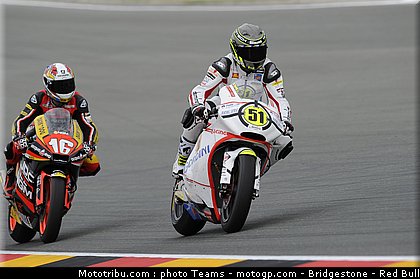 moto2_023_allemagne_sachsenring_2011.jpg