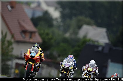 moto2_029_allemagne_sachsenring_2011.jpg
