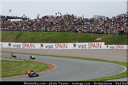 moto2_044_allemagne_sachsenring_2011.jpg