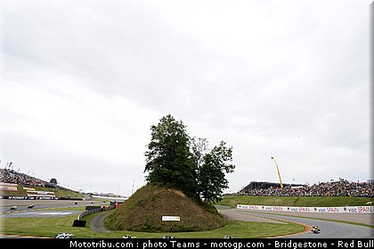 moto2_054_allemagne_sachsenring_2011.jpg