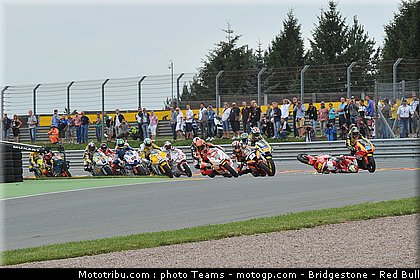 moto2_068_allemagne_sachsenring_2011.jpg