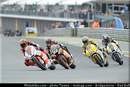 moto2_075_allemagne_sachsenring_2011.jpg