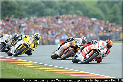 moto2_077_allemagne_sachsenring_2011.jpg