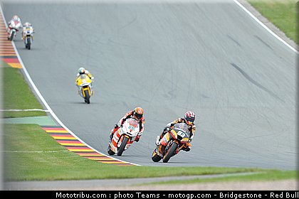 moto2_081_allemagne_sachsenring_2011.jpg