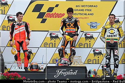 moto2_086_allemagne_sachsenring_2011.jpg