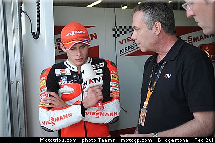 moto2_bradl_001_allemagne_sachsenring_2011.jpg