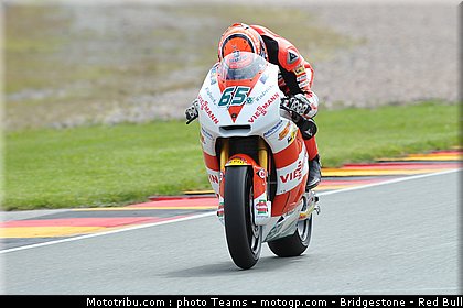 moto2_bradl_006_allemagne_sachsenring_2011.jpg