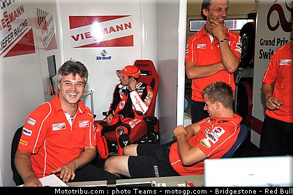moto2_bradl_007_allemagne_sachsenring_2011.jpg