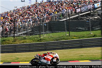 moto2_bradl_014_allemagne_sachsenring_2011.jpg