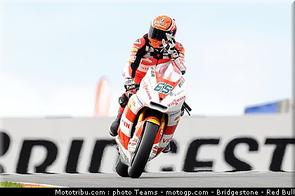 moto2_bradl_018_allemagne_sachsenring_2011.jpg