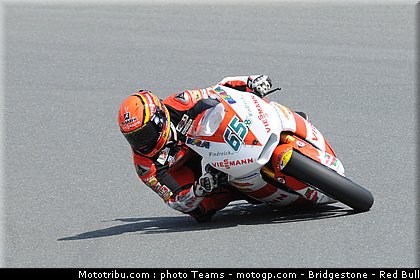 moto2_bradl_020_allemagne_sachsenring_2011.jpg
