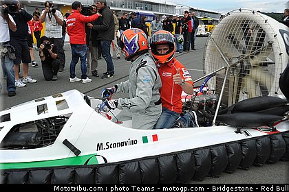 moto2_bradl_026_allemagne_sachsenring_2011.jpg